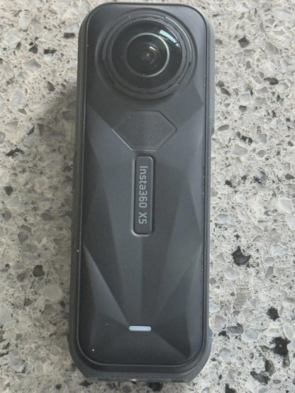Insta360 X5, Essentials Bundle, 2 Battties in Excellent condition