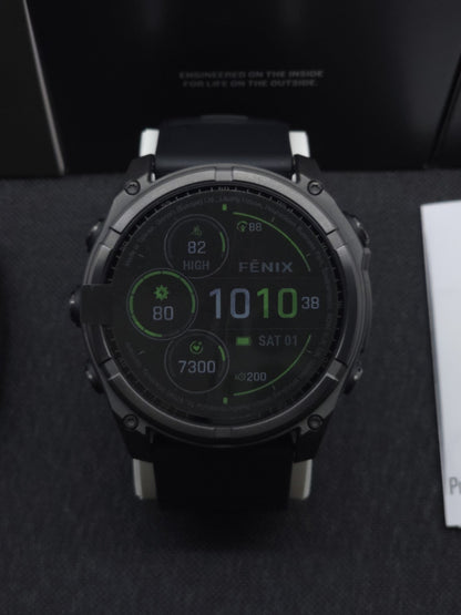 Garmin Fenix 8 Sapphire Solar 51mm Carbon Gray DLC Titanium Black Silicone Band