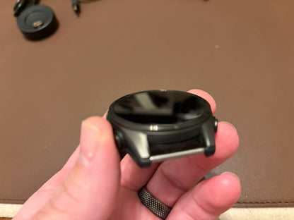 Garmin Fenix 8 AMOLED - 43mm Carbon Gray DLC